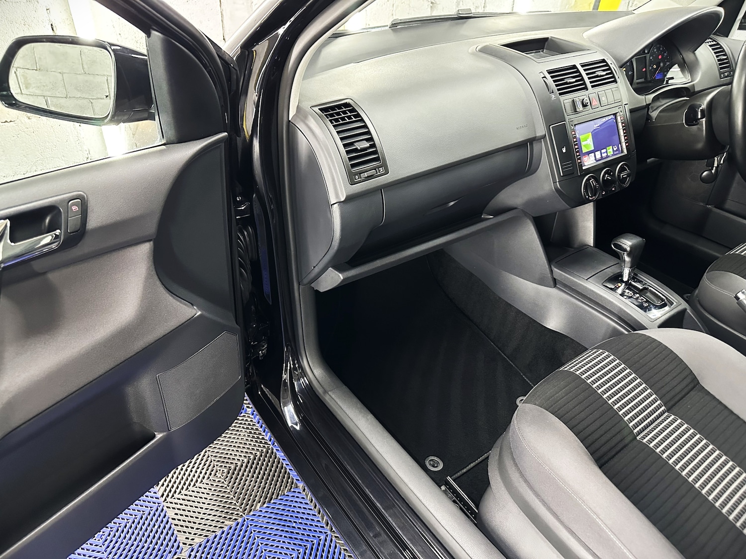 Used Volkswagen Polo 2009 for sale - 76219734: Photo 19