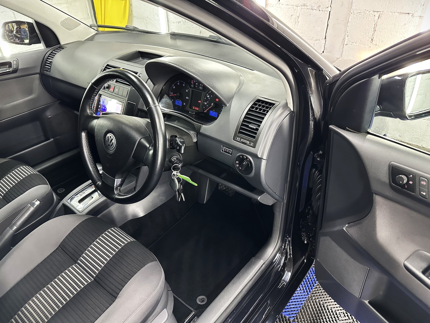 Used Volkswagen Polo 2009 for sale - 76219734: Photo 25