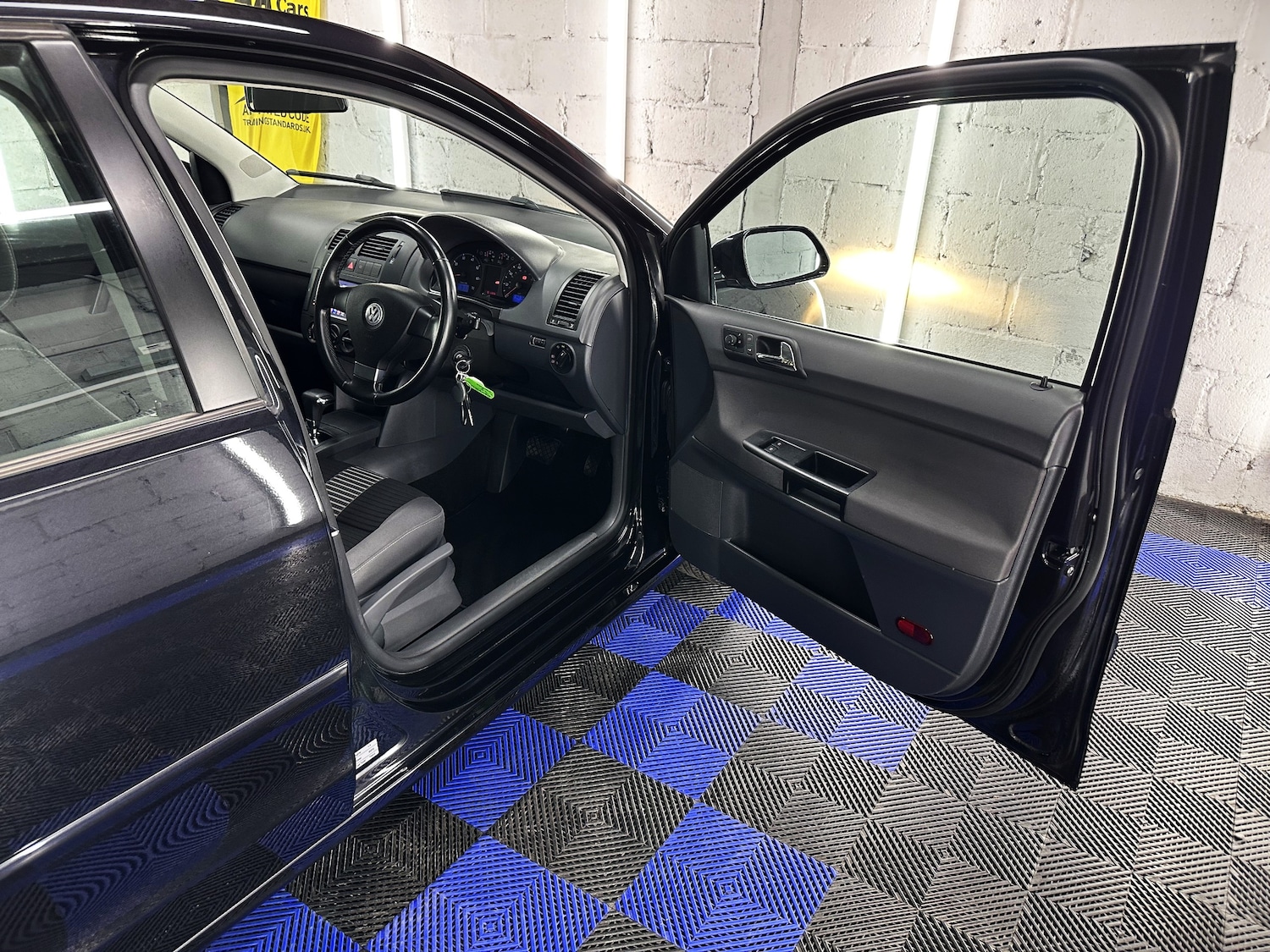 Used Volkswagen Polo 2009 for sale - 76219734: Photo 28