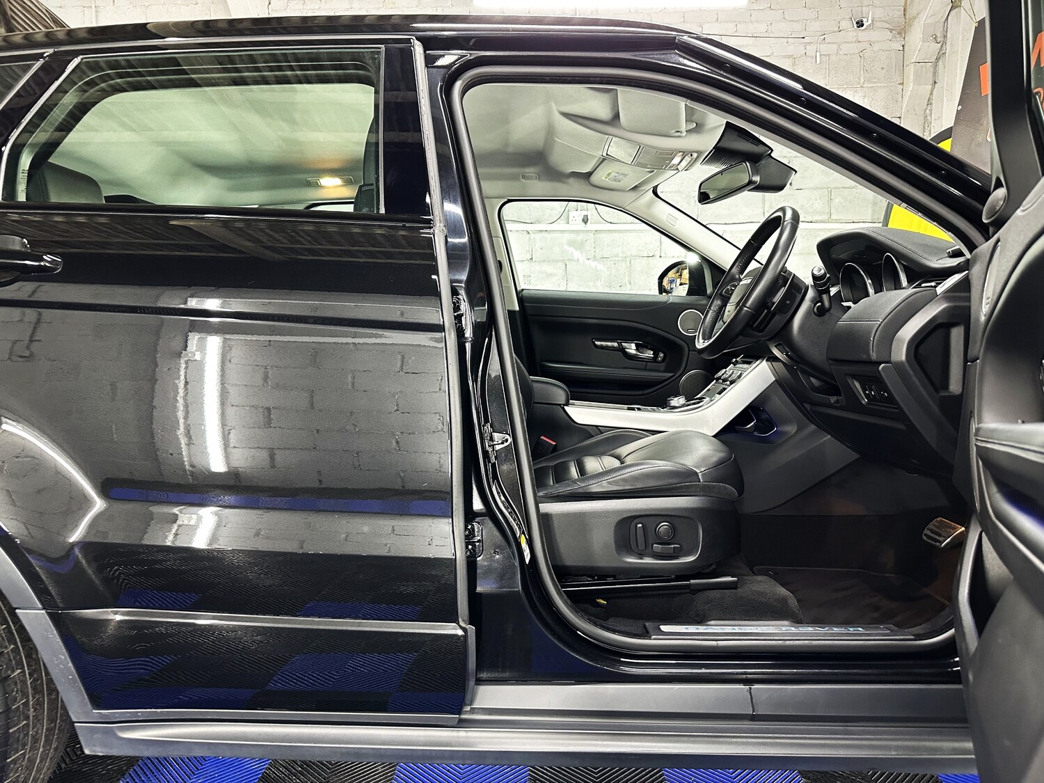 Used Land Rover Range Rover Evoque 2015 for sale - 76934256: Photo 26