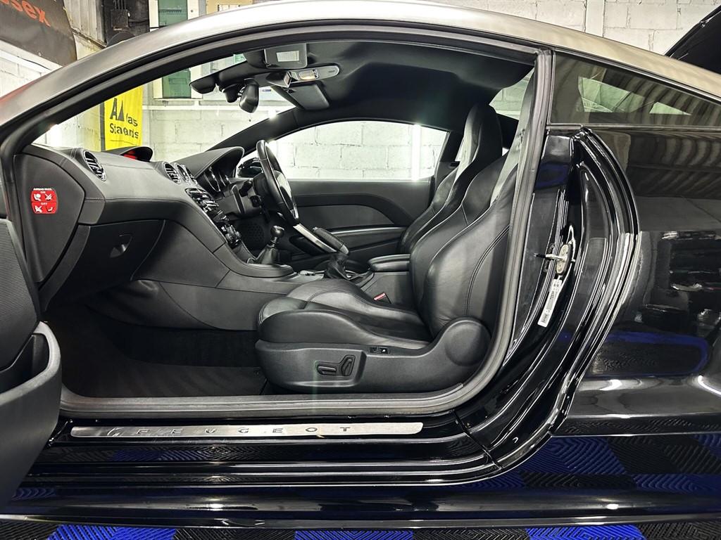 Used Peugeot RCZ 2011 for sale - 76979846: Photo 19