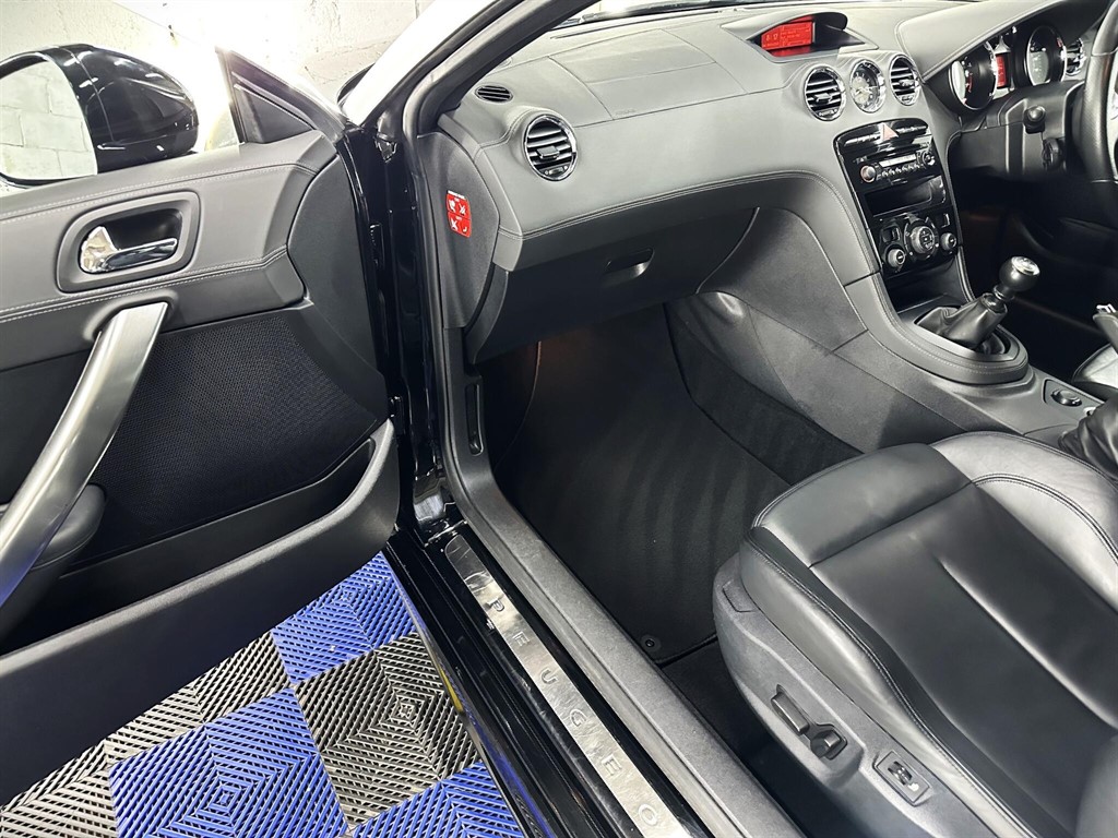 Used Peugeot RCZ 2011 for sale - 76979846: Photo 20