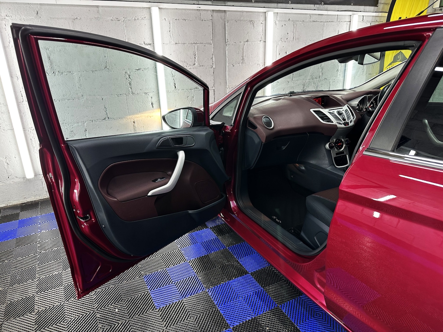 Used Ford Fiesta 2011 for sale - 76100258: Photo 16