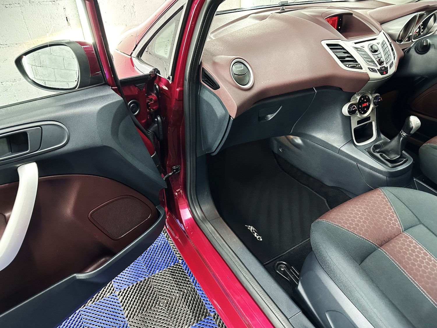 Used Ford Fiesta 2011 for sale - 76100258: Photo 19