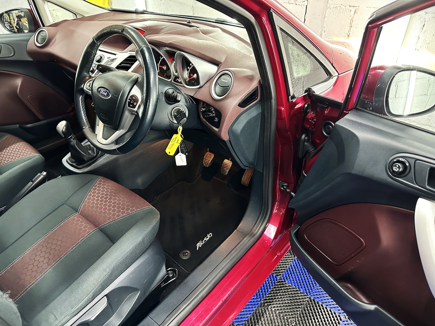 Used Ford Fiesta 2011 for sale - 76100258: Photo 24