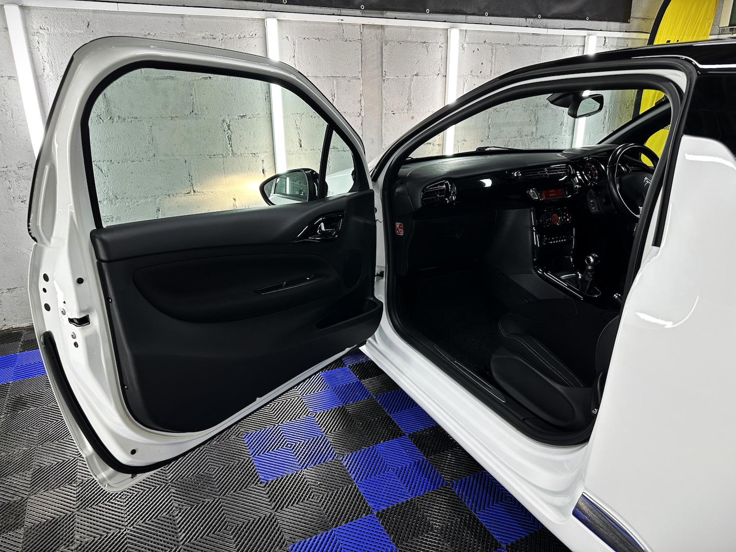 Used Citroen DS3 2012 for sale - 76934255: Photo 16