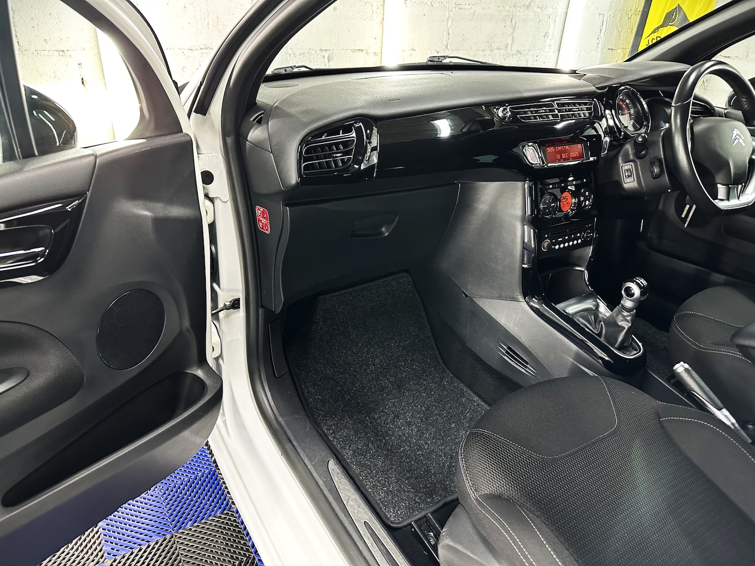 Used Citroen DS3 2012 for sale - 76934255: Photo 19