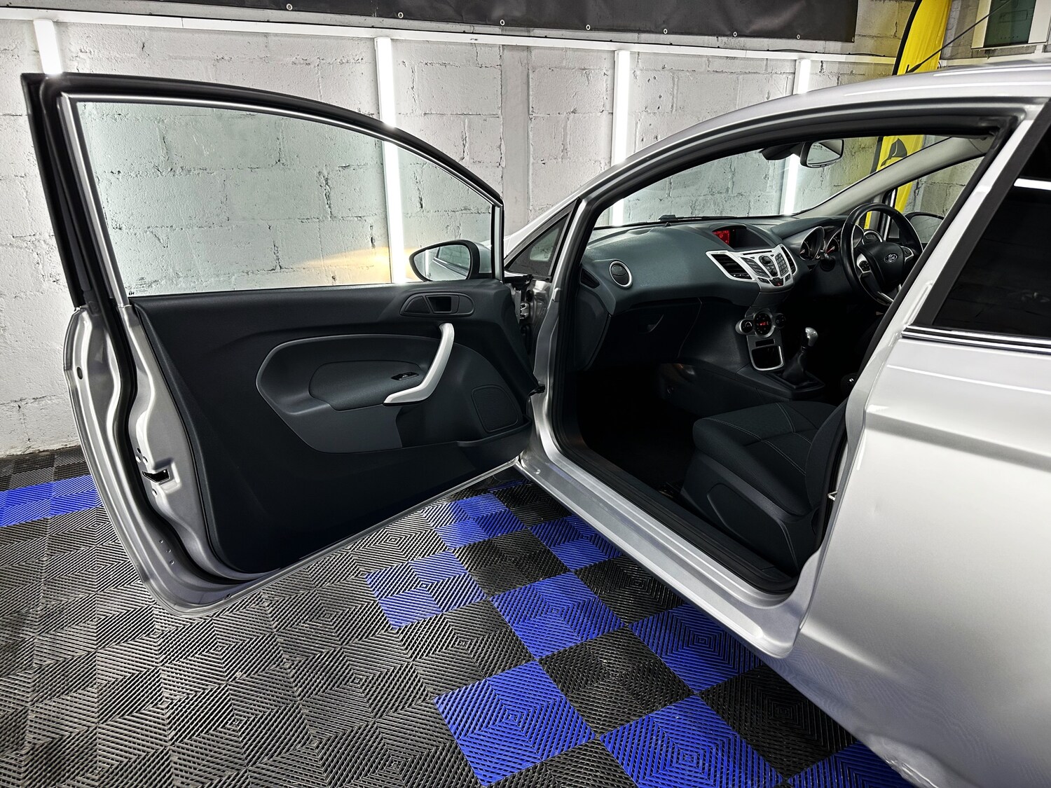 Used Ford Fiesta 2009 for sale - 76082402: Photo 16