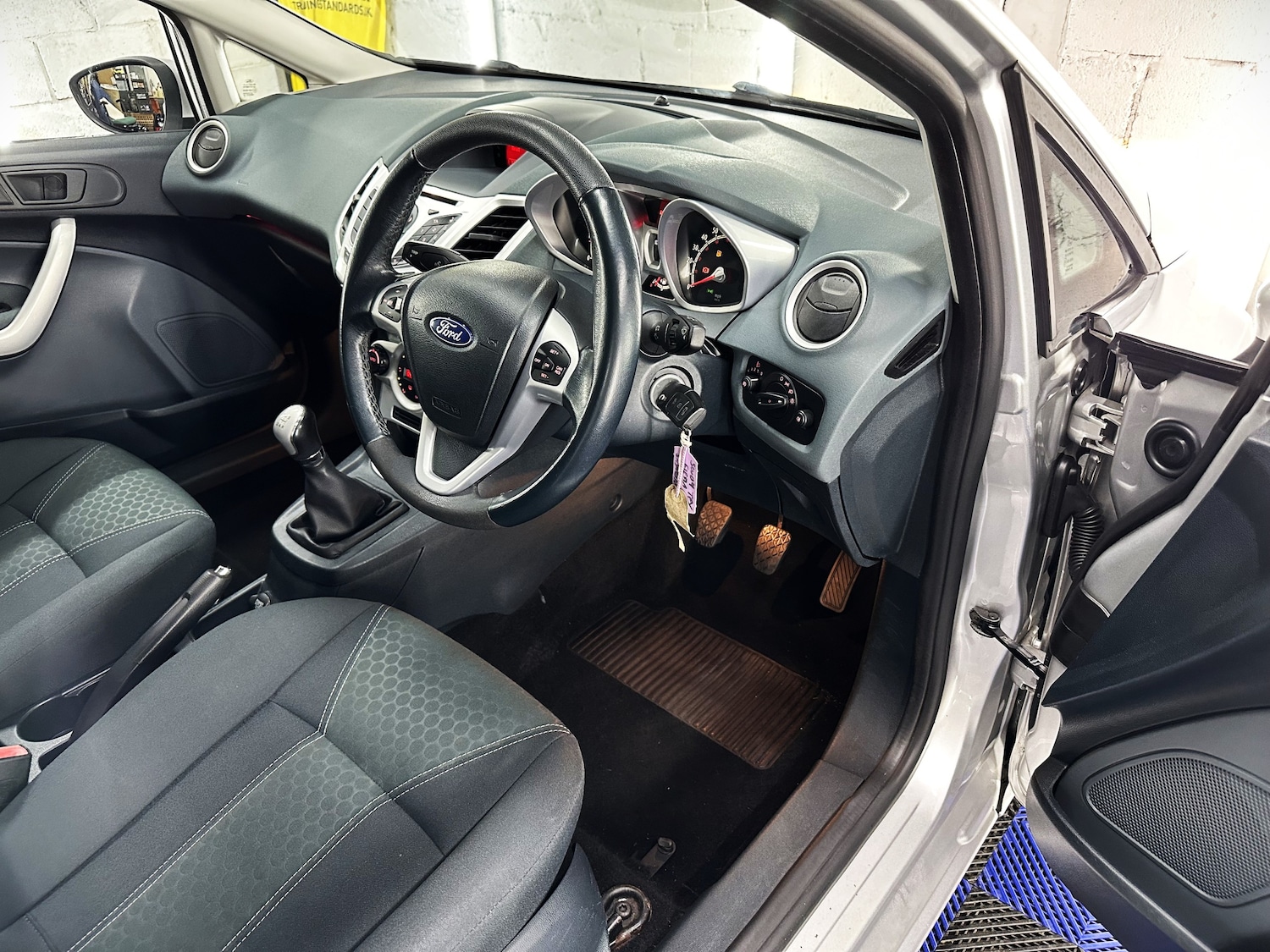 Used Ford Fiesta 2009 for sale - 76082402: Photo 24