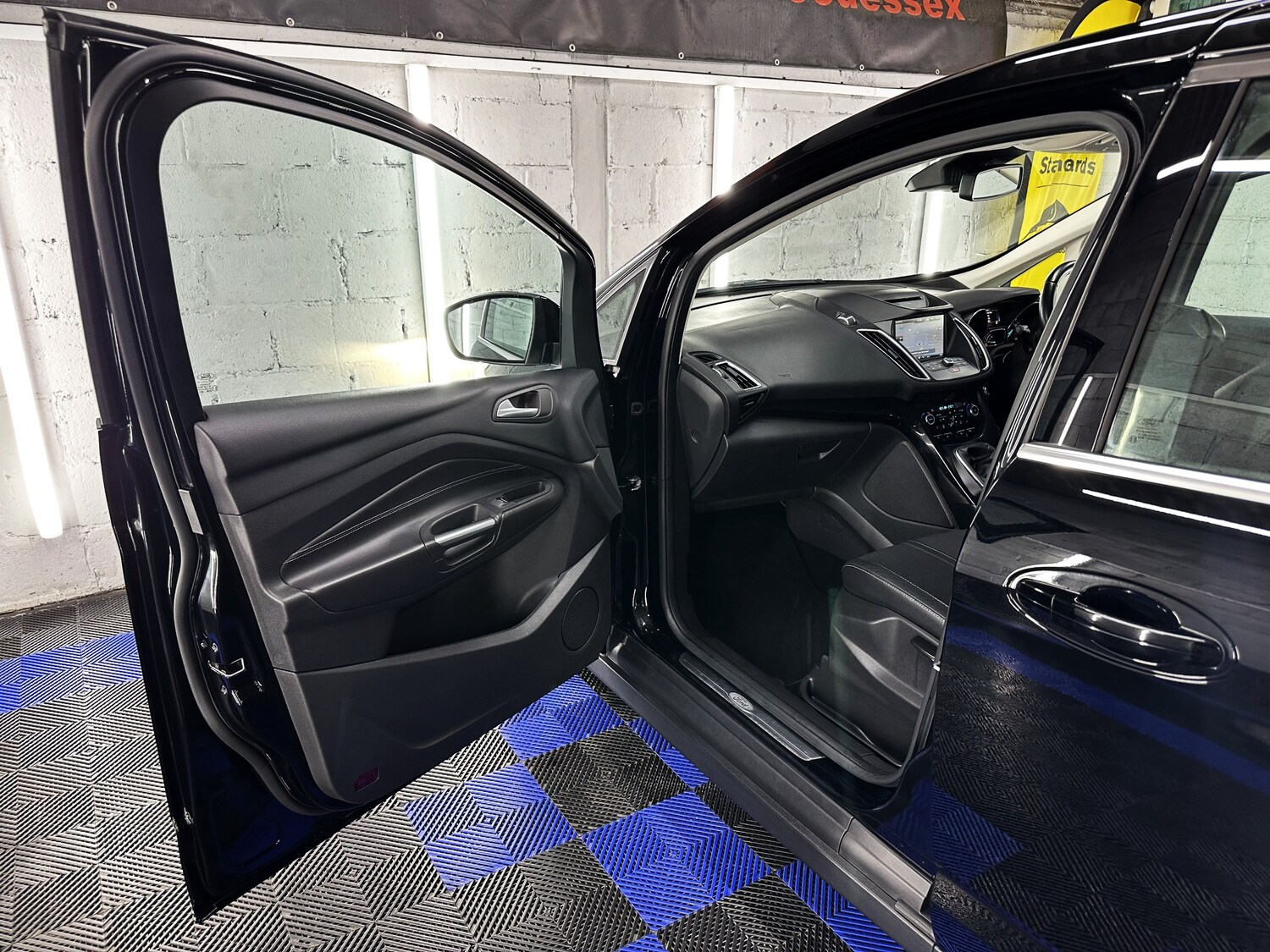 Used Ford Grand C-Max 2015 for sale - 76565609: Photo 16