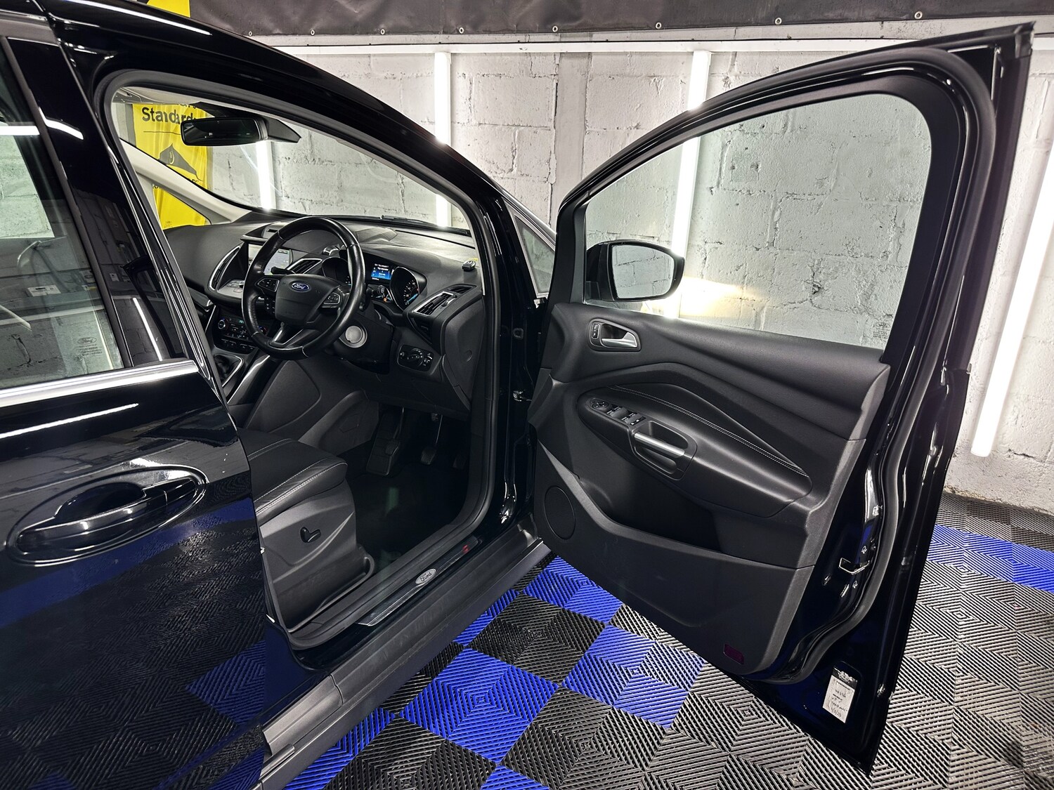 Used Ford Grand C-Max 2015 for sale - 76565609: Photo 29