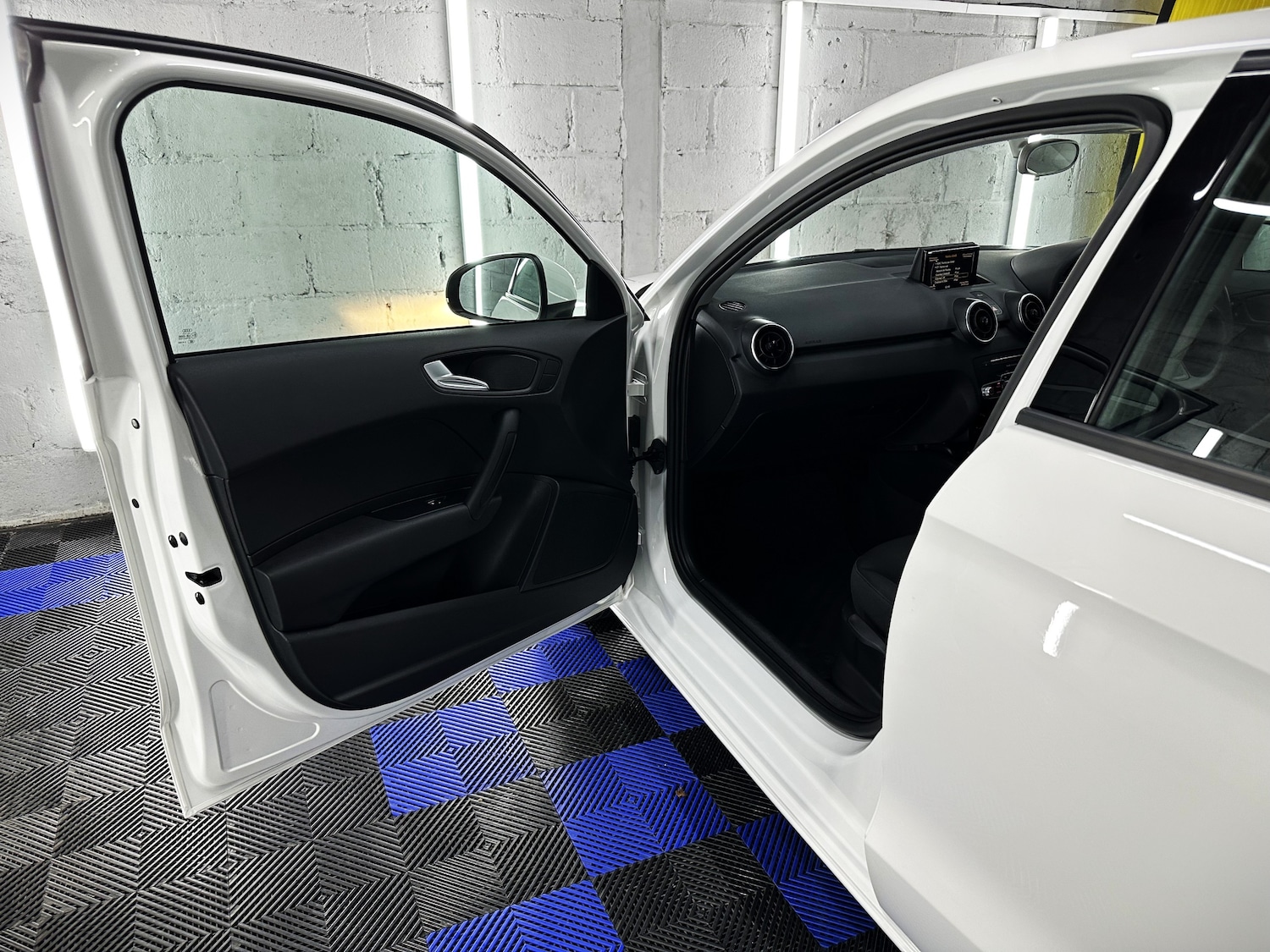 Used Audi A1 2017 for sale - 76883956: Photo 16