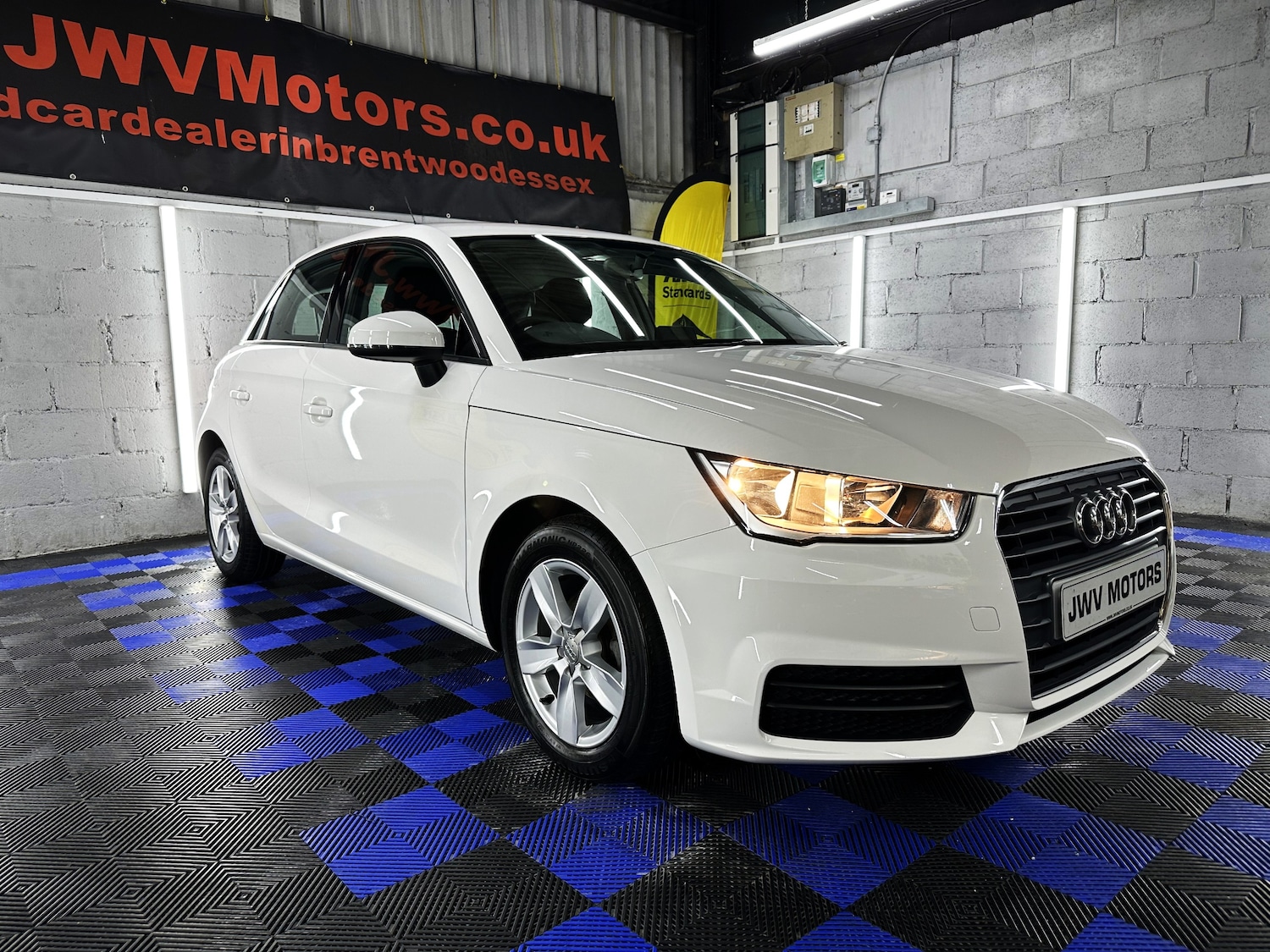 Used Audi A1 2017 for sale - 76883956: Photo 2