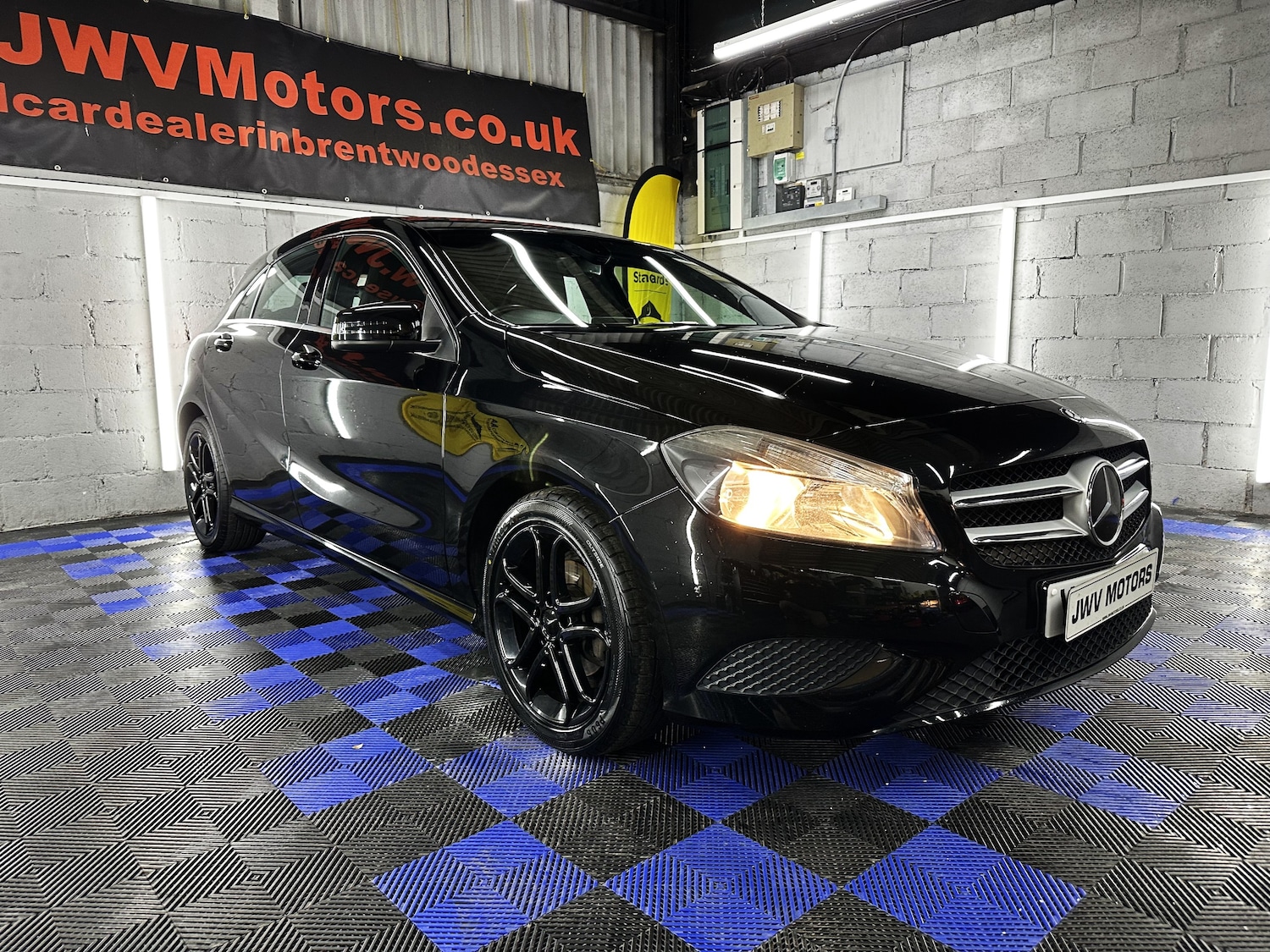 Used Mercedes-Benz A-Class 2013 for sale - 76391941: Photo 2