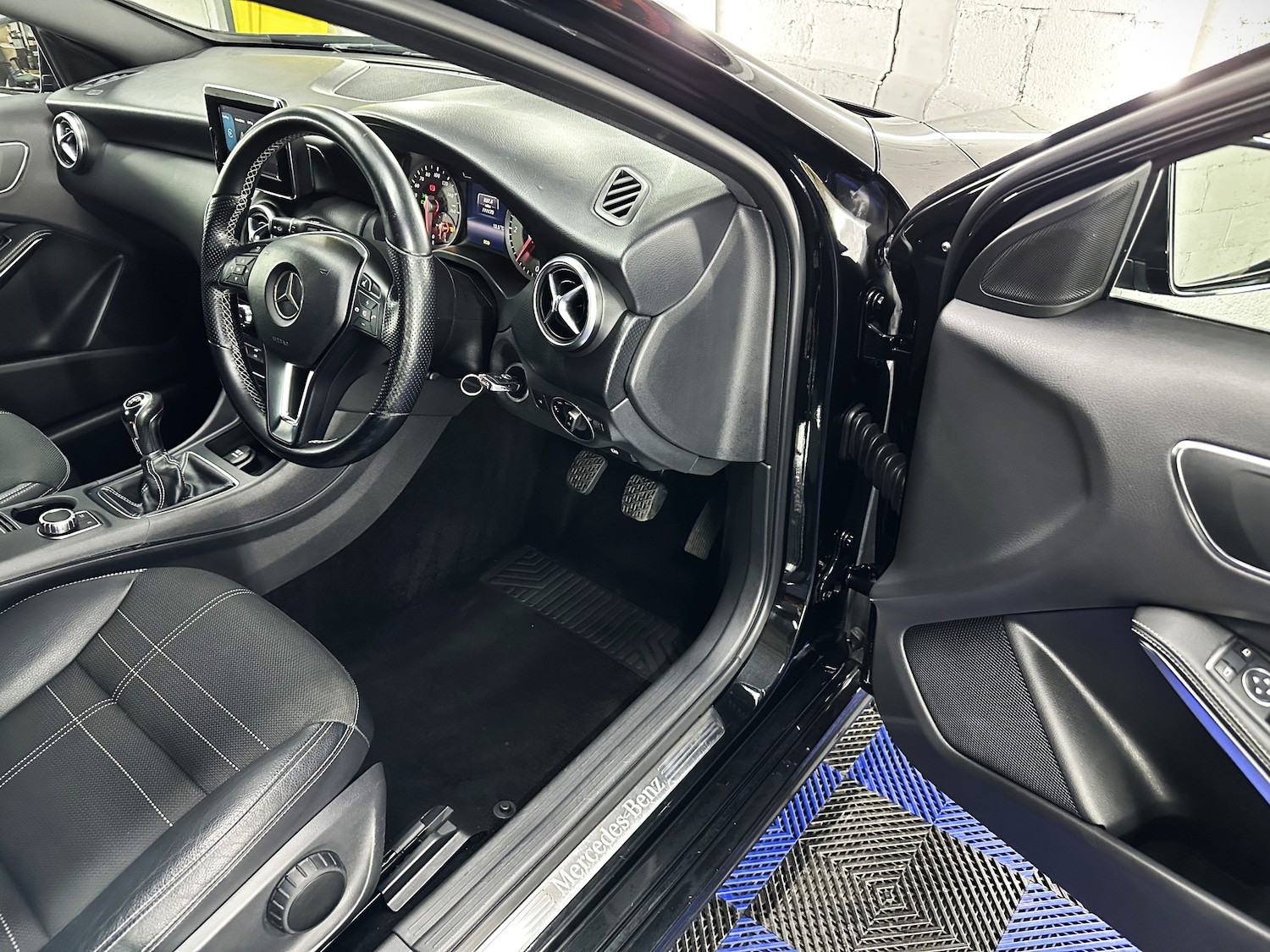 Used Mercedes-Benz A-Class 2013 for sale - 76391941: Photo 25