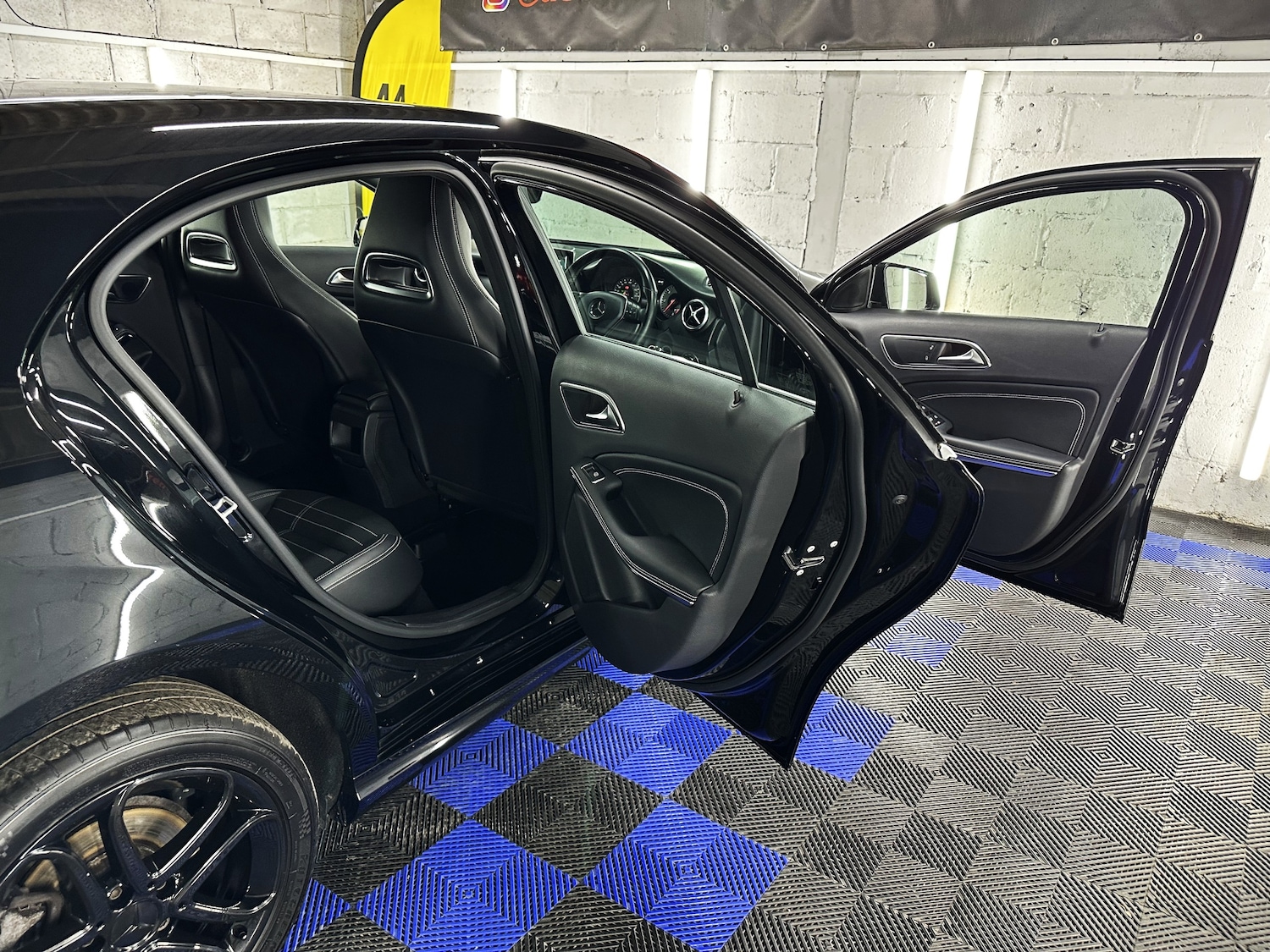 Used Mercedes-Benz A-Class 2013 for sale - 76391941: Photo 29