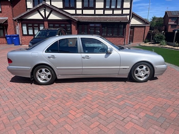 Used Mercedes-Benz E Class 2000 for sale - 78986948: Photo
