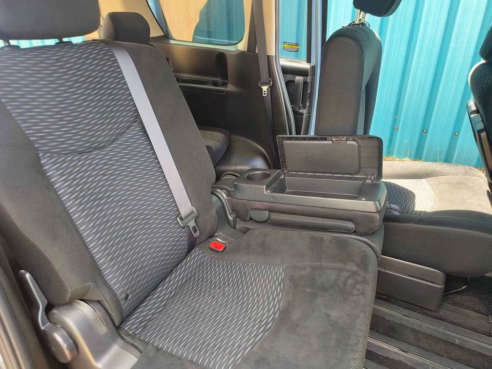 Used Nissan Serena 2025 for sale - 76922050: Photo 2