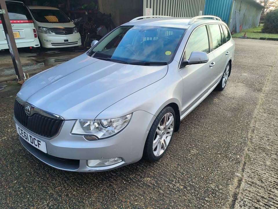 Used Skoda Superb 2011 for sale - 77460851: Photo 2