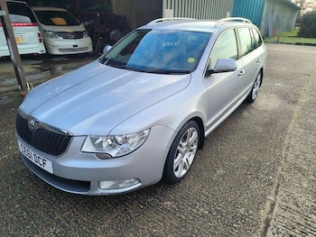 Used Skoda Superb 2011 for sale - 77460851: Photo
