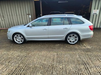 Used Skoda Superb 2011 for sale - 77460851: Photo