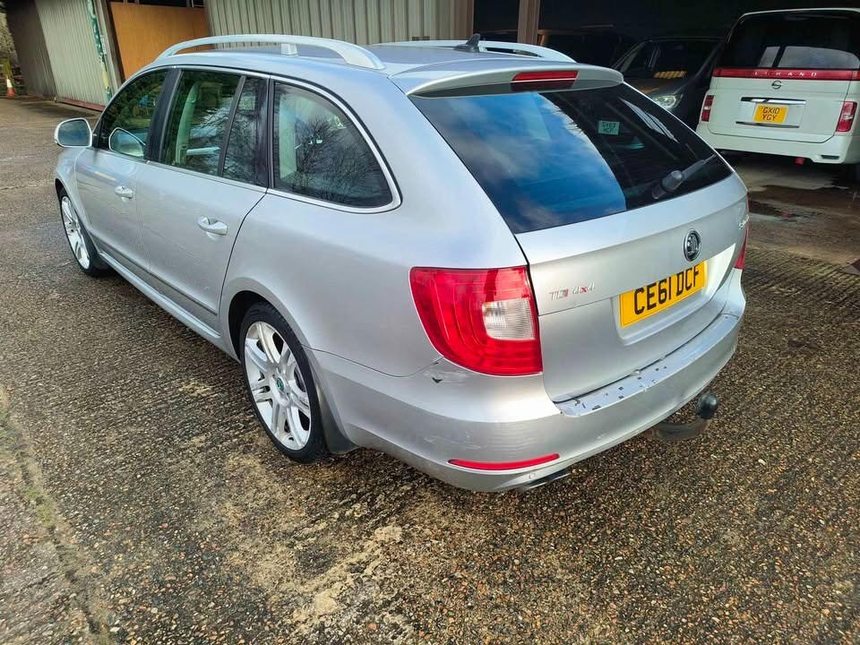 Used Skoda Superb 2011 for sale - 77460851: Photo 7