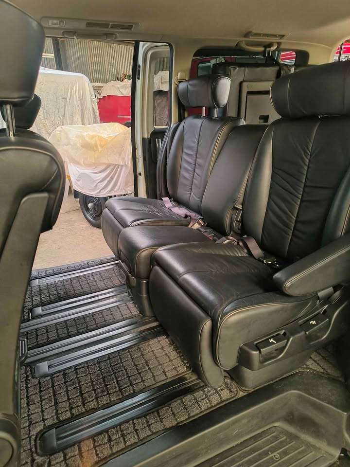 Used Nissan Elgrand for sale - 76982942: Photo 10