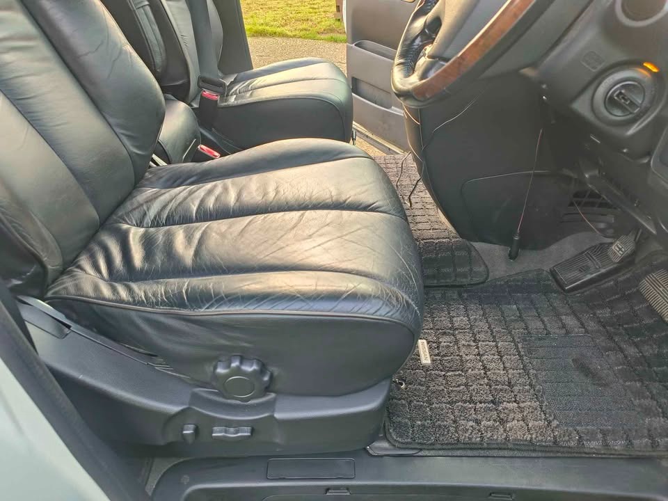 Used Nissan Elgrand for sale - 76982942: Photo 11