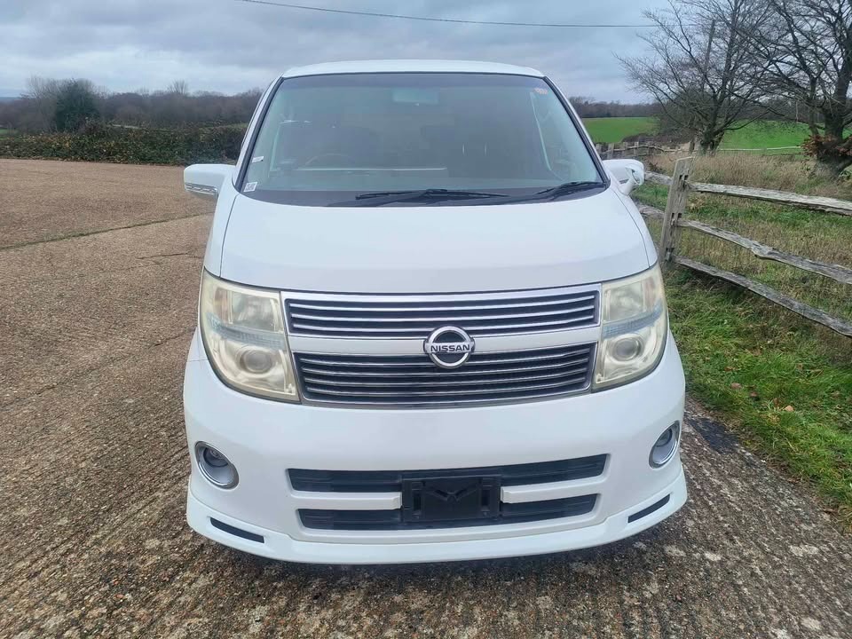 Used Nissan Elgrand for sale - 76982942: Photo 3