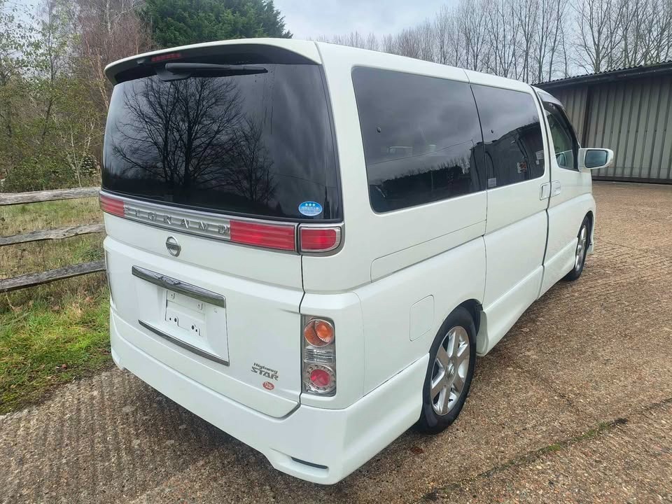 Used Nissan Elgrand for sale - 76982942: Photo 4