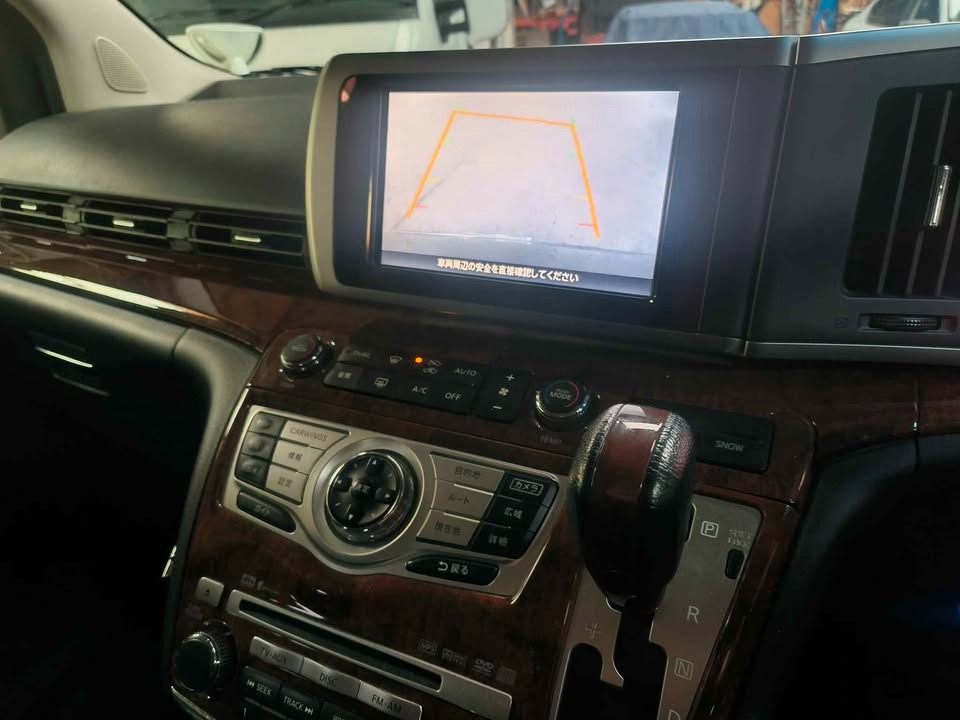 Used Nissan Elgrand for sale - 76982942: Photo 8