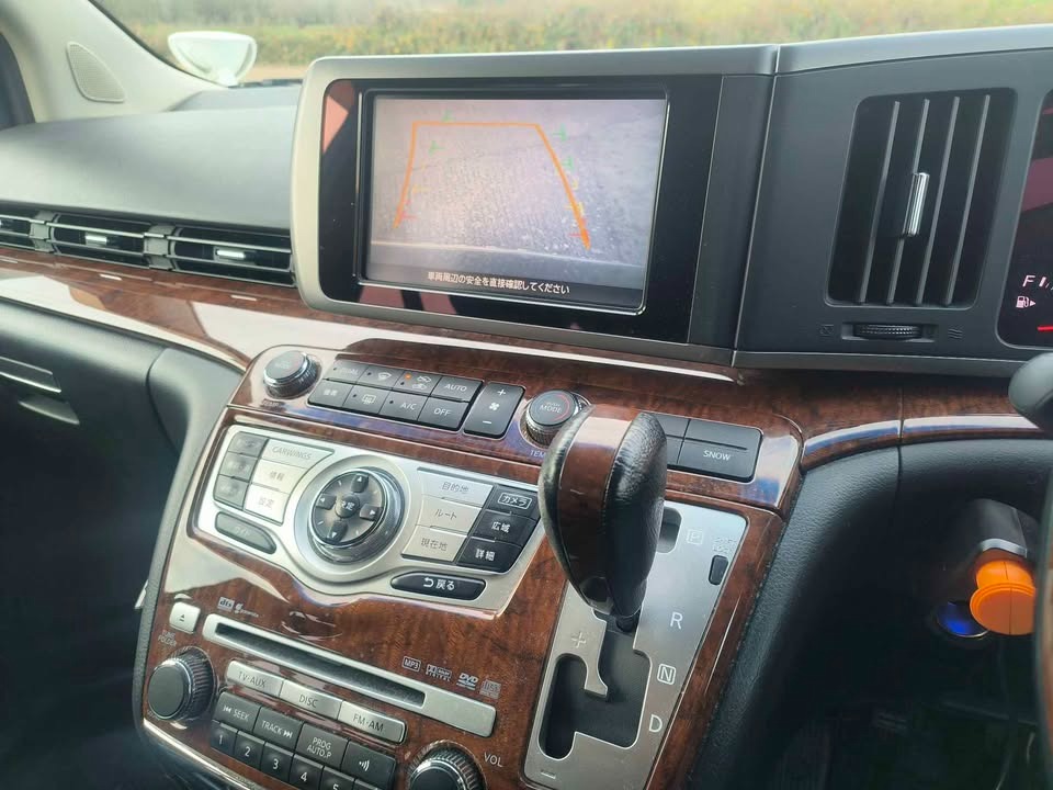 Used Nissan Elgrand for sale - 76982942: Photo 9