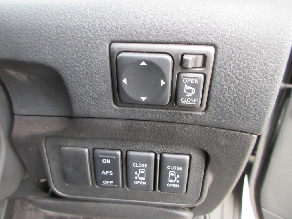 Used Nissan Elgrand for sale - 76986854: Photo 16