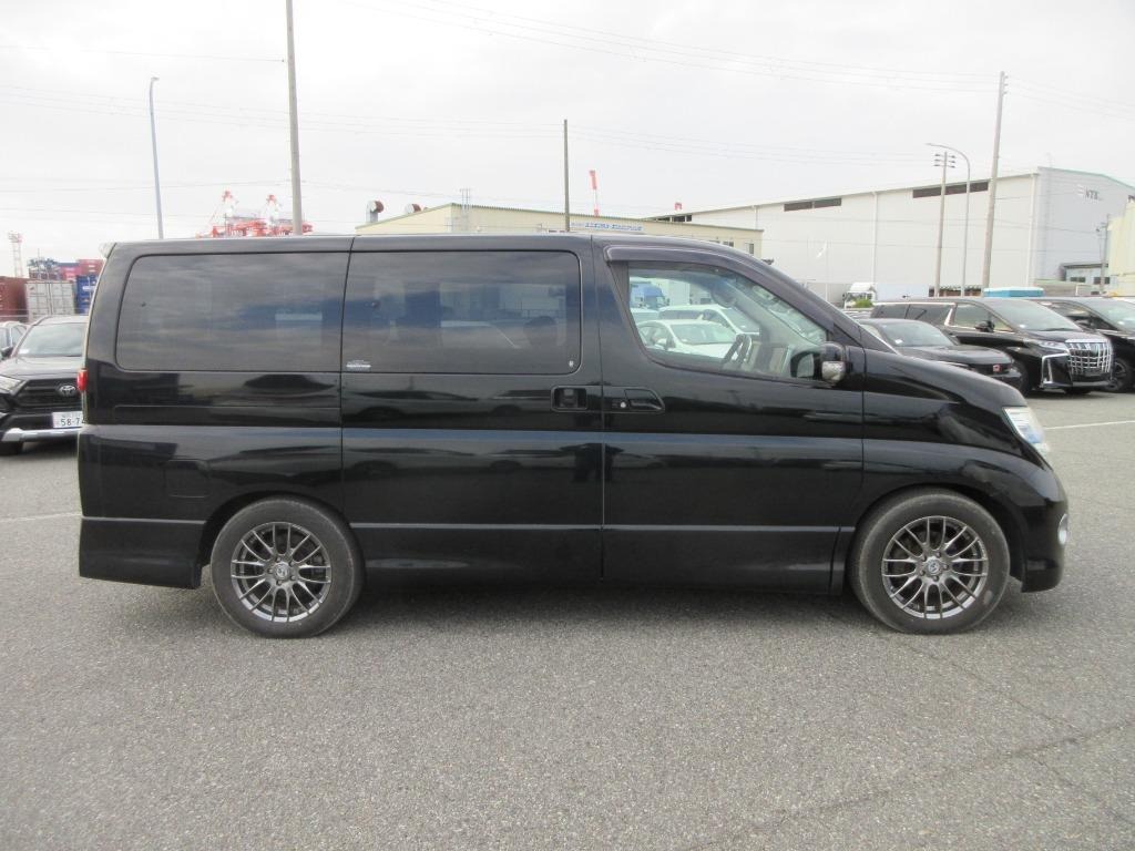 Used Nissan Elgrand for sale - 76986854: Photo 2