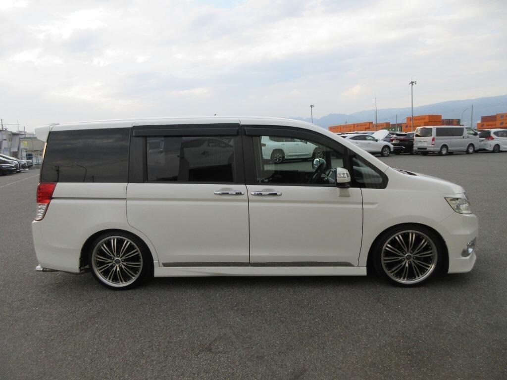 Used Honda Stepwagon for sale - 77058564: Photo 19