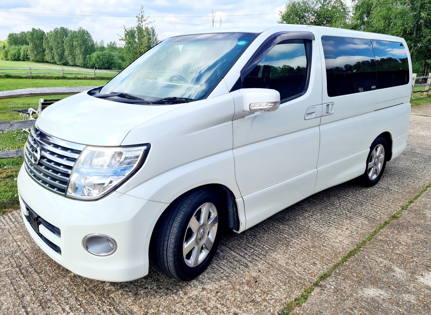 Used Nissan Elgrand 2025 for sale - 76921533: Photo 11
