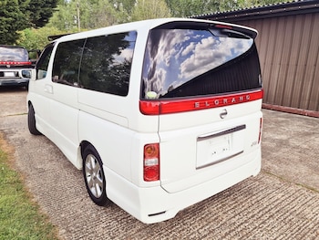Used Nissan Elgrand 2010 for sale - 76921533: Photo