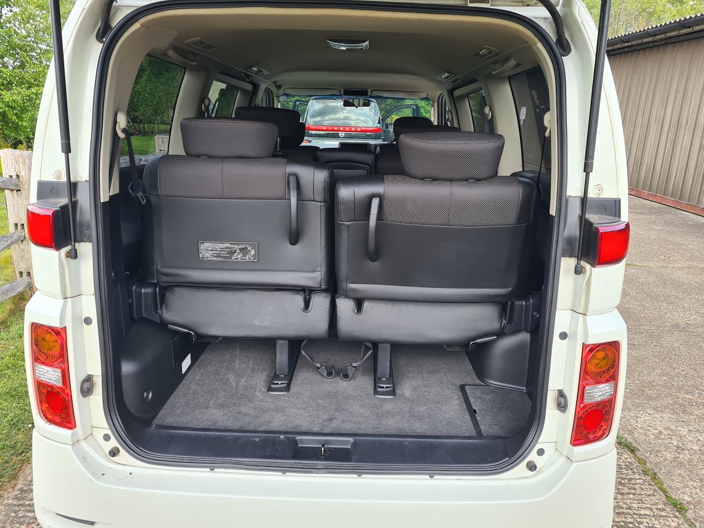 Used Nissan Elgrand 2025 for sale - 76921533: Photo 8