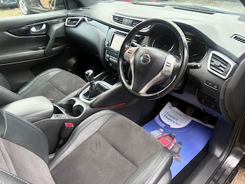 Used Nissan Qashqai 2017 for sale - 77048921: Photo