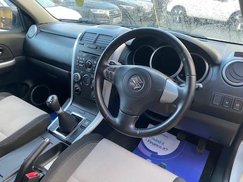 Used Suzuki Grand Vitara 2012 for sale - 77614249: Photo