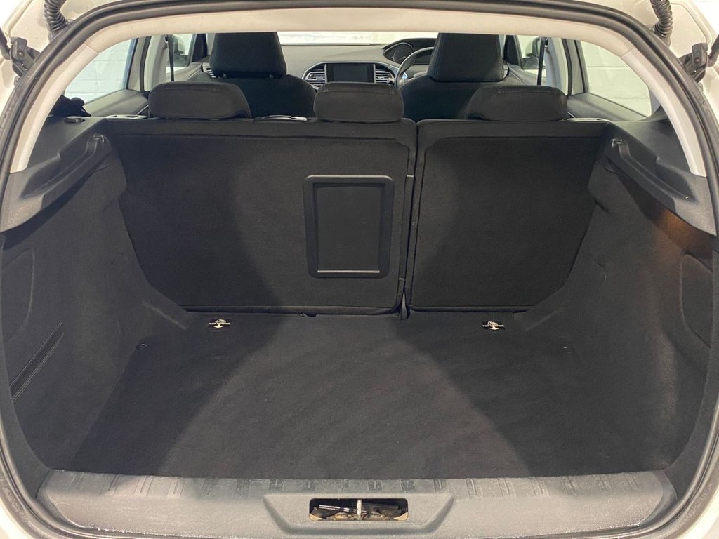 Used Peugeot 308 2016 for sale - 76665548: Photo 13