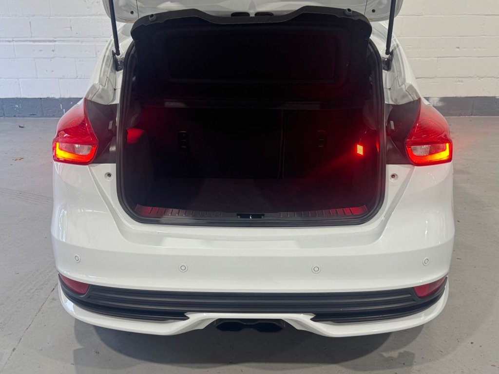 Used Ford Focus 2015 for sale - 76604386: Photo 11