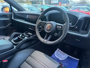 Used Porsche Cayenne 2023 for sale - 76788054: Photo