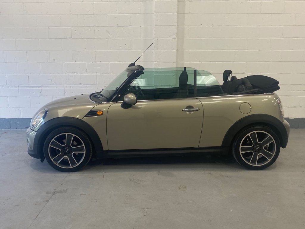 Used MINI Convertible 2010 for sale - 76768032: Photo 10