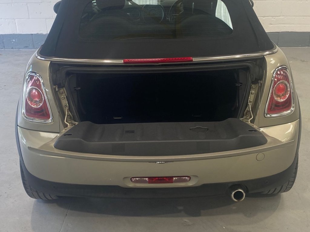 Used MINI Convertible 2010 for sale - 76768032: Photo 17