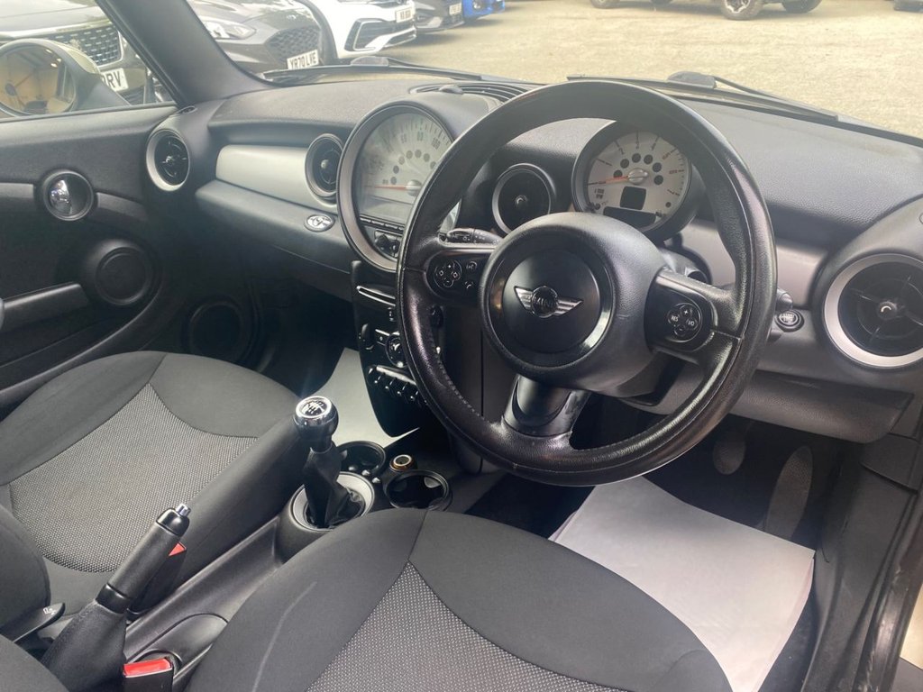 Used MINI Convertible 2010 for sale - 76768032: Photo 18