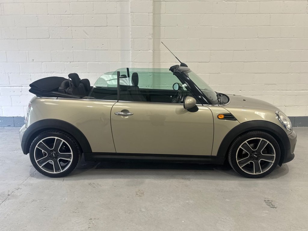 Used MINI Convertible 2010 for sale - 76768032: Photo 7