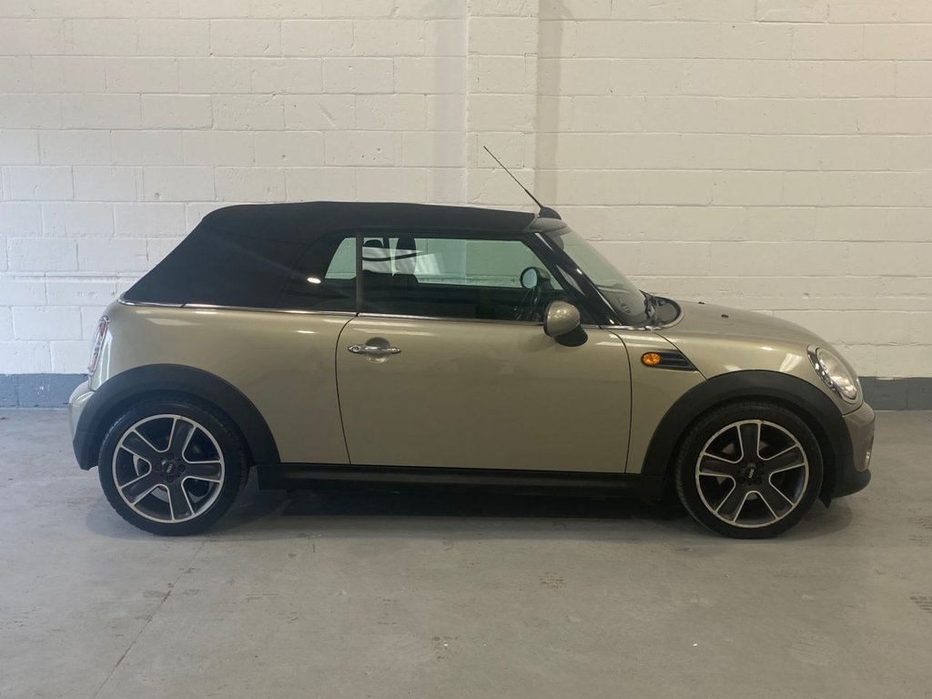 Used MINI Convertible 2010 for sale - 76768032: Photo 8