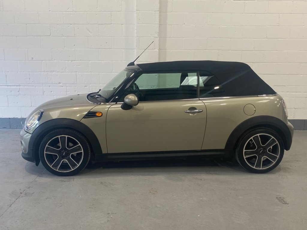 Used MINI Convertible 2010 for sale - 76768032: Photo 9
