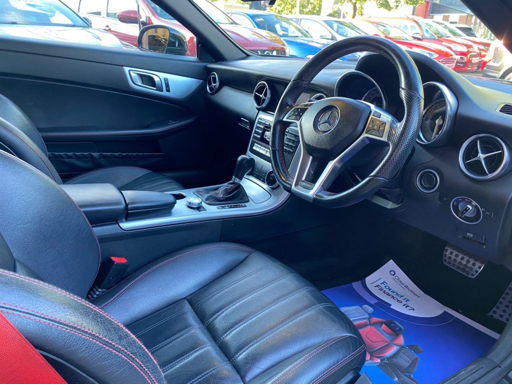 Used Mercedes-Benz SLK 2015 for sale - 76604494: Photo 2